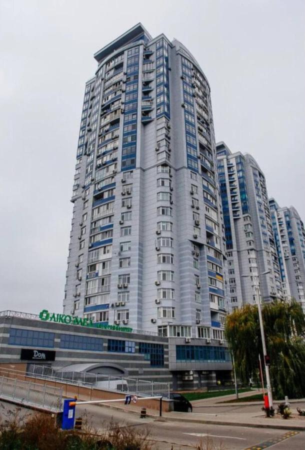 Vip Апартаменти З Видом На Озеро เคียฟ ภายนอก รูปภาพ
